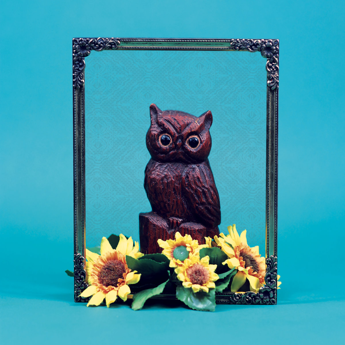 will henriksen nothing left behind album art owl statue